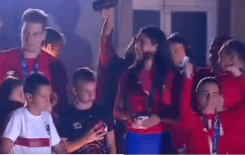 <span style='color:red;'><b>VJERICA RADETA</b></span> O PESMI BAJE MALOG KNINDŽE NA DOČEKU OLIMPIJACA: 'Građanisti ne prestaju da KUKAJU'! (VIDEO) 